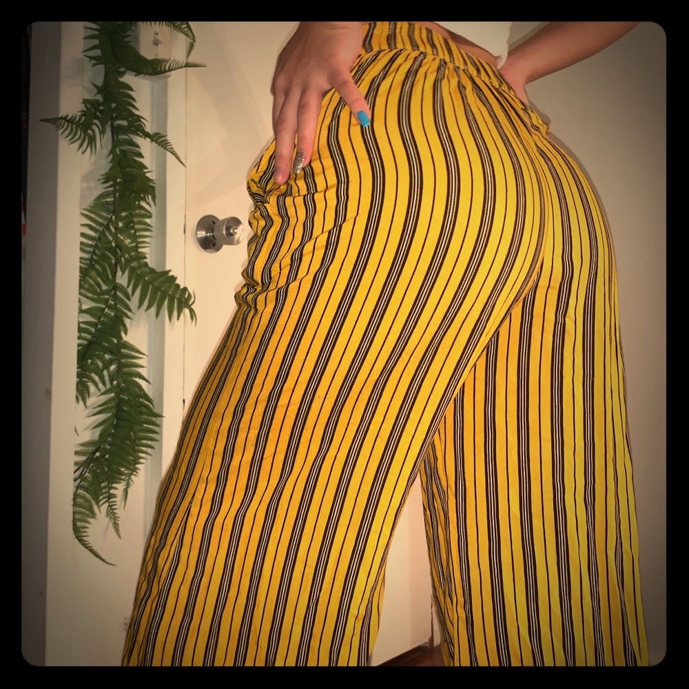 super cute hollister pants ($25 or best offer)